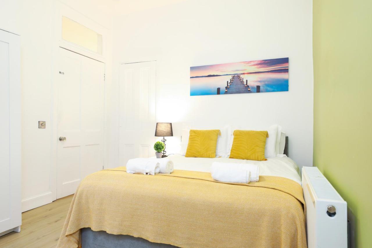 Stunning Modern 3 Bedroom Apartment Edimburgo Esterno foto