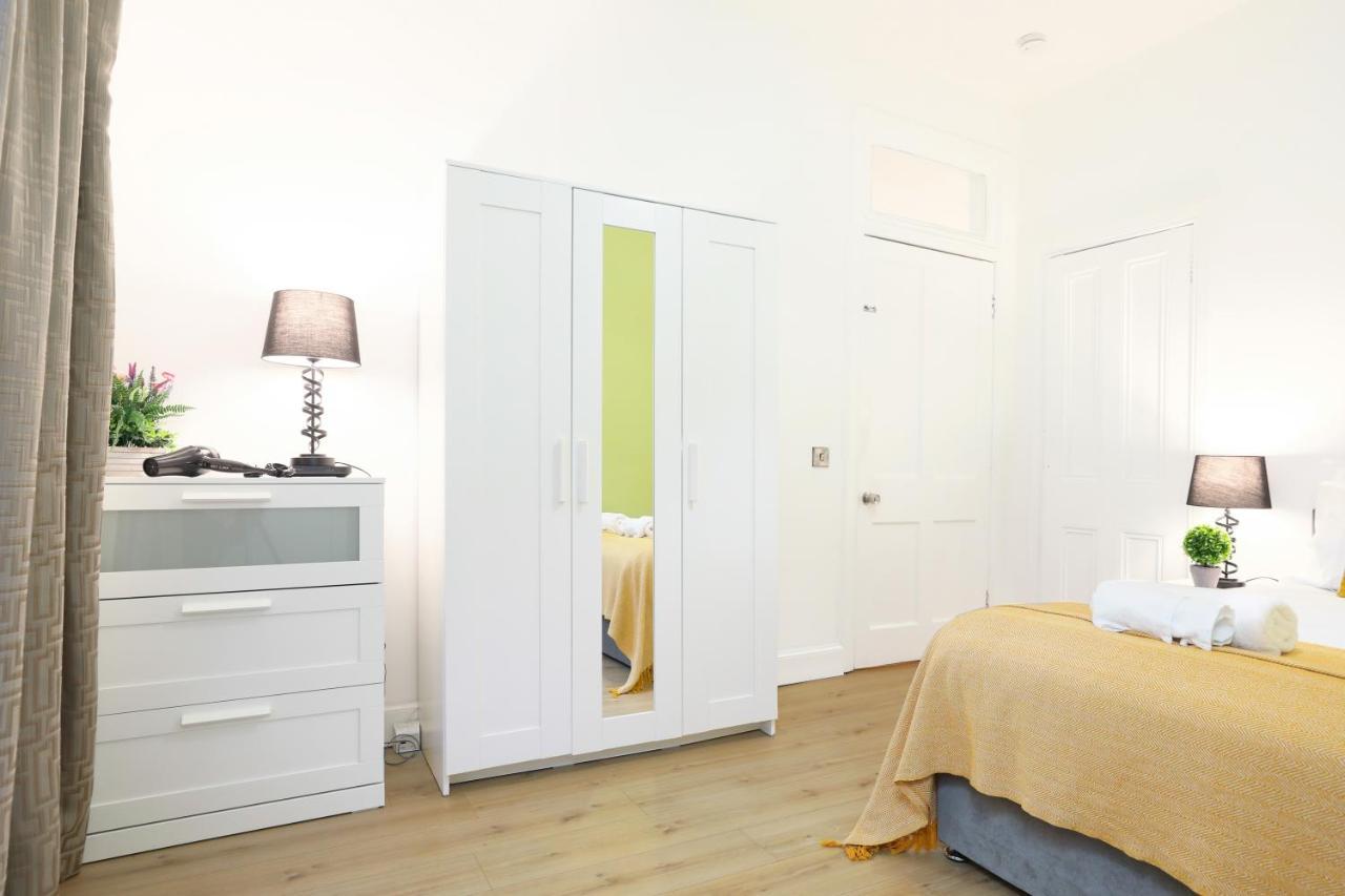 Stunning Modern 3 Bedroom Apartment Edimburgo Esterno foto