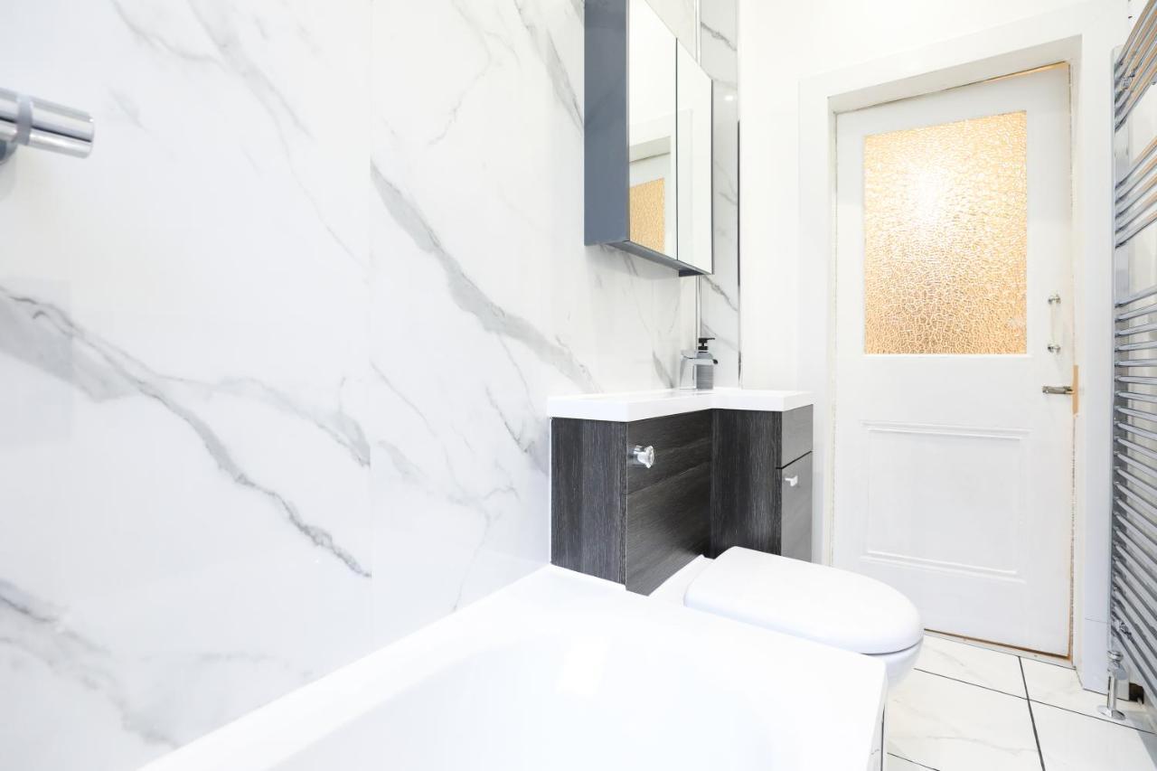 Stunning Modern 3 Bedroom Apartment Edimburgo Esterno foto
